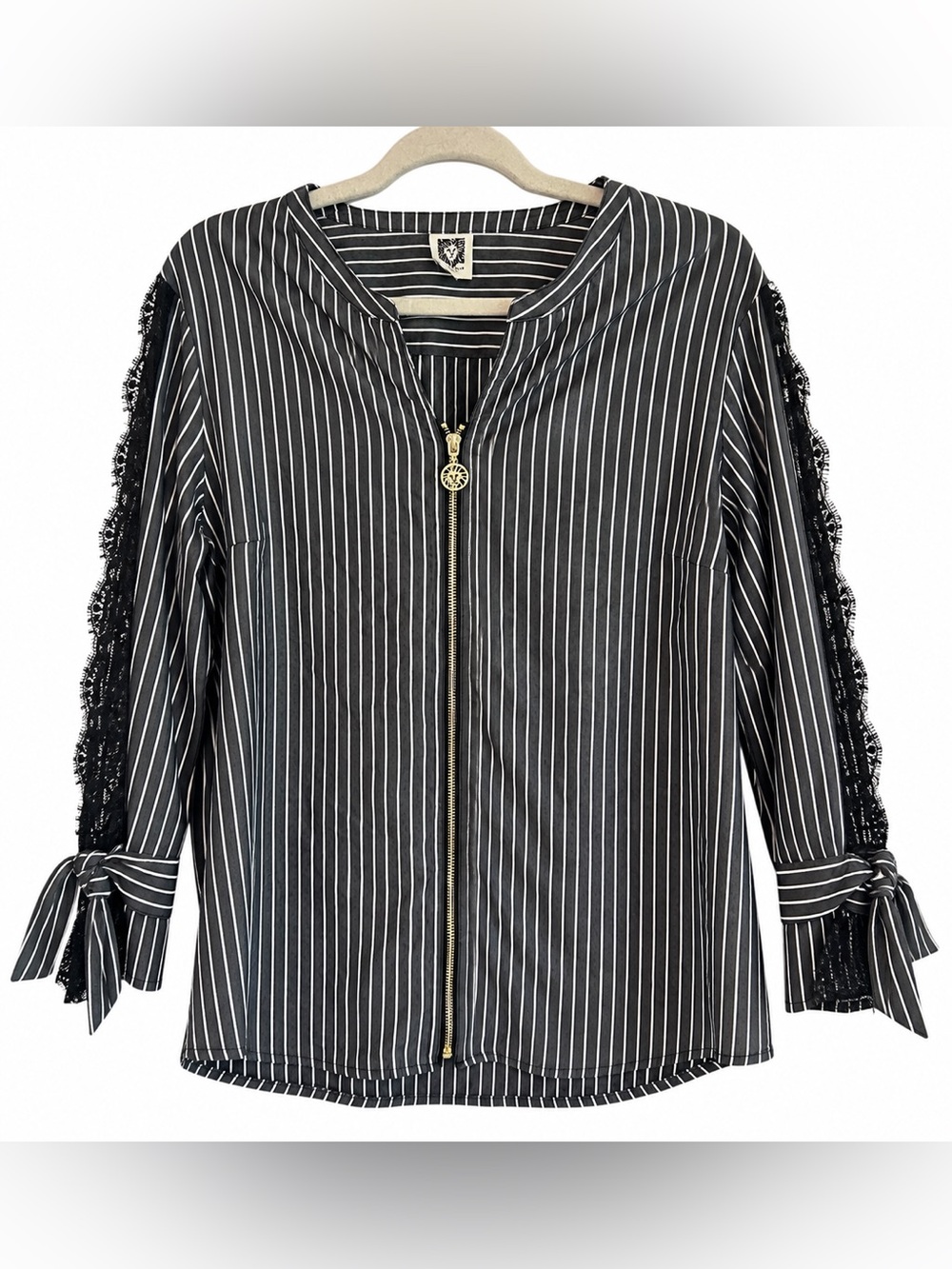 Anne Klein Navy White Pinstripe Blouse Lace Sleeve Gold Zip Tie Cuff Top